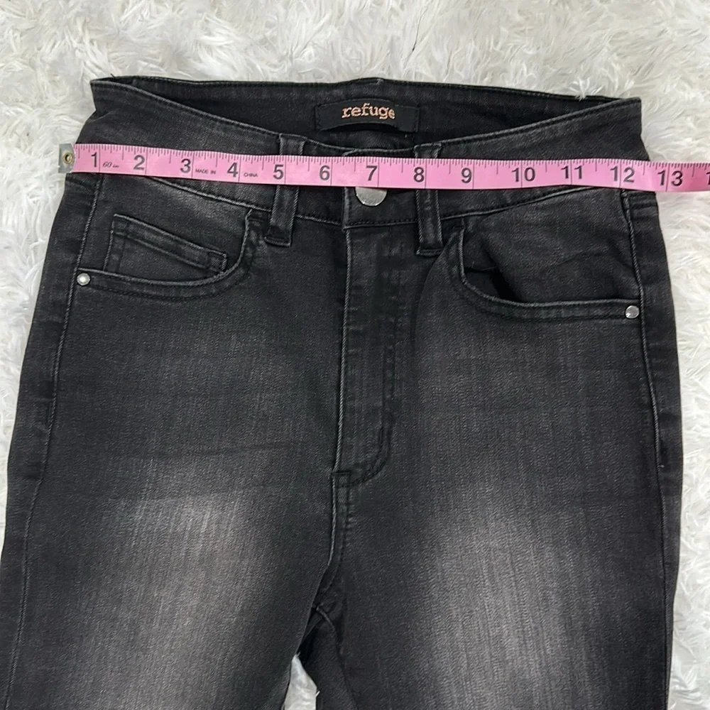 Black distressed jeans